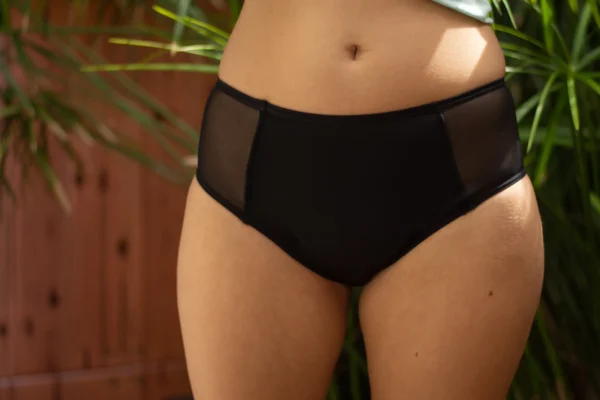 bombacha absorbente clásica negra